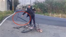 苗栗,嘶吼,鐵棍猛砸,民眾嚇壞,苗栗分局（圖／翻攝自黑色豪門企業） 