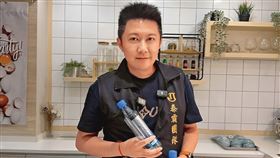 賓賓哥近來爭議不斷，再度被爆料隱瞞已婚，身邊卻有紅粉知己，更被檢舉逃漏稅。（圖／翻攝自江建樺臉書）