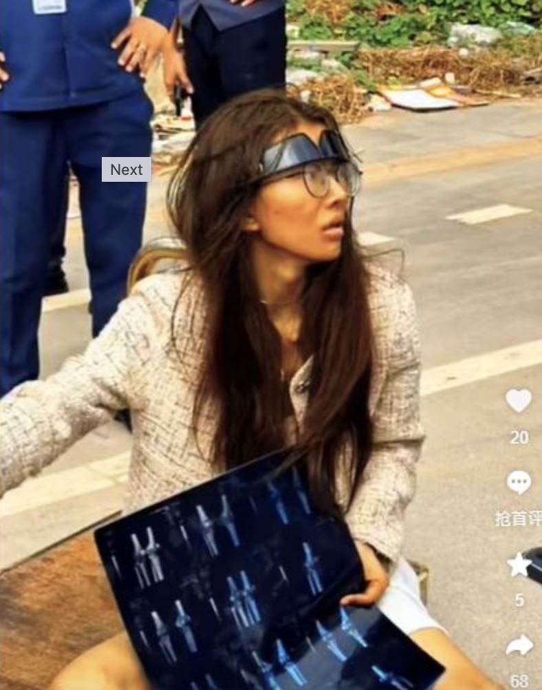 吳姓女網紅雙腿骨折、精神狀態不佳。（圖／翻攝畫面）