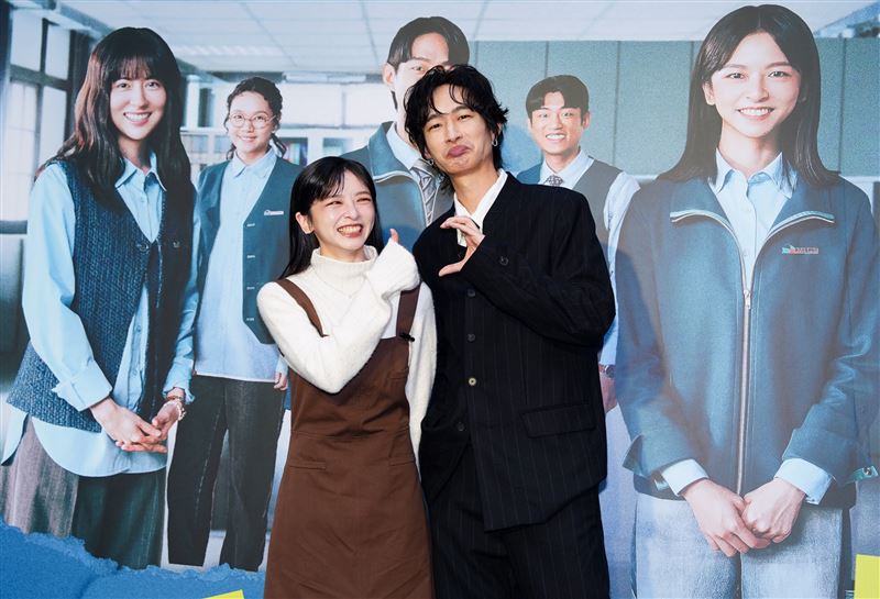 陳妍霏（左）與黃河（右）戲外相差11歲。（圖／記者趙于瑩攝影）