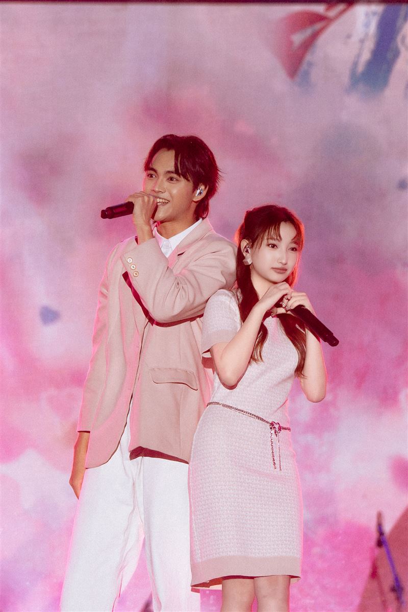 Ivan &amp; Anita首度站上跨年舞台，台下傳來比預期更熱烈的歡呼聲。（圖／滾石唱片提供）