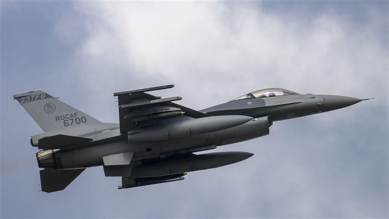 新／F-16花蓮外海出狀況　飛官跳傘失聯中