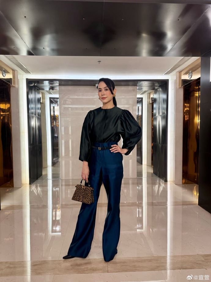 55歲宣萱凍齡模樣曝光。（圖／翻攝自宣萱微博）