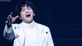 楊奇煜將工作全安排在家人上課時間。（圖／果陀劇場提供）