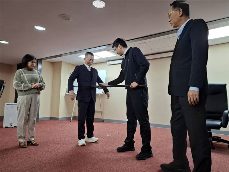 捷運警察隊將優先在旅運量較大的車站配置新鋼叉。（圖／取自北捷官網）