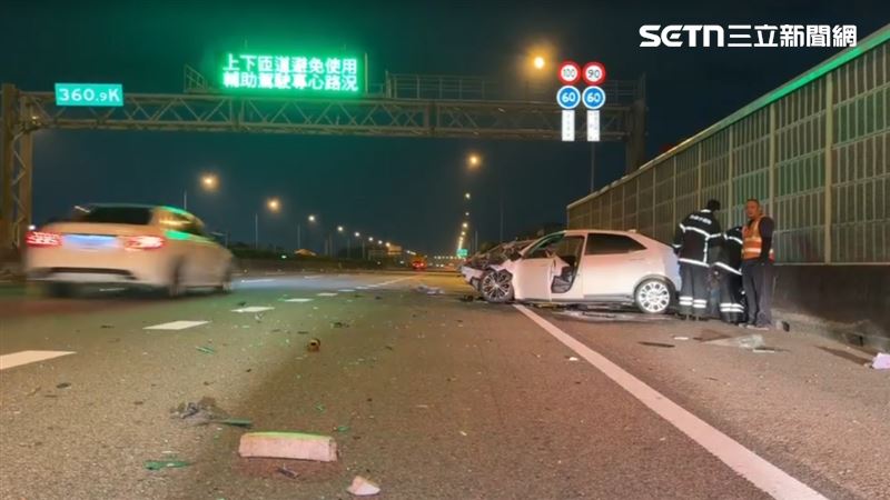 國道一號北上360公里處，高雄鼎金路段，今天（7日）清晨發生死亡車禍。（圖／翻攝畫面）