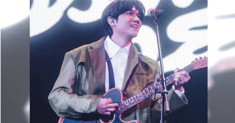 宇宙人小玉過往女友都是大美女。(圖/翻攝自小玉臉書)