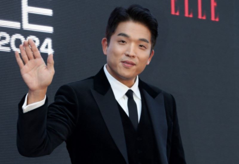 《黑白大廚》評審安成宰被瞎指是中國共產黨黨員。（圖／翻攝自Naver）