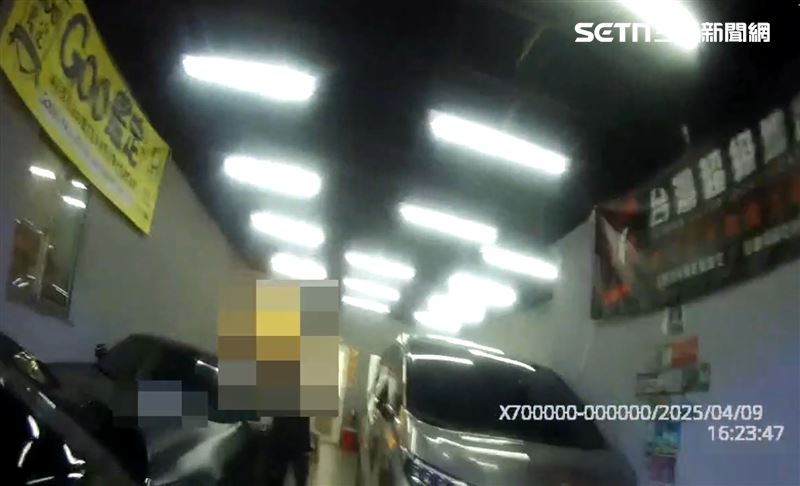 該集團將位於台中的「和Ｘ汽車」作為犯罪掩護基地，表面從事中古車買賣，私下卻經營融資及不動產抵押貸款。（圖／翻攝畫面）