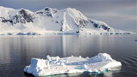 全球暖化造成格陵蘭島部分冰層融解，讓礦產開發變得更容易，引起多國覬覦。（示意圖／PIXABAY）