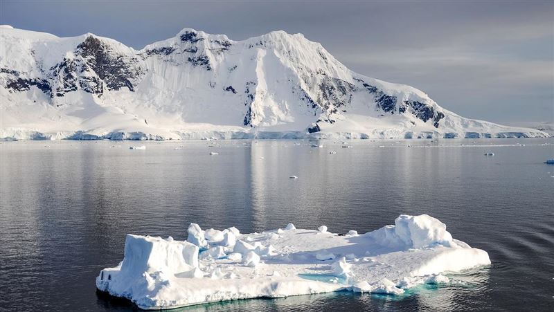 全球暖化造成格陵蘭島部分冰層融解，讓礦產開發變得更容易，引起多國覬覦。（示意圖／PIXABAY）