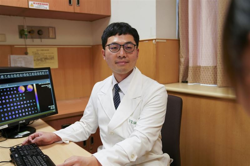 李家誠表示，高血壓或曾有心肌梗塞病史等高風險族群，若有不當的泡湯習慣，就容易造成心血管負擔。（圖／台北慈濟醫院提供）