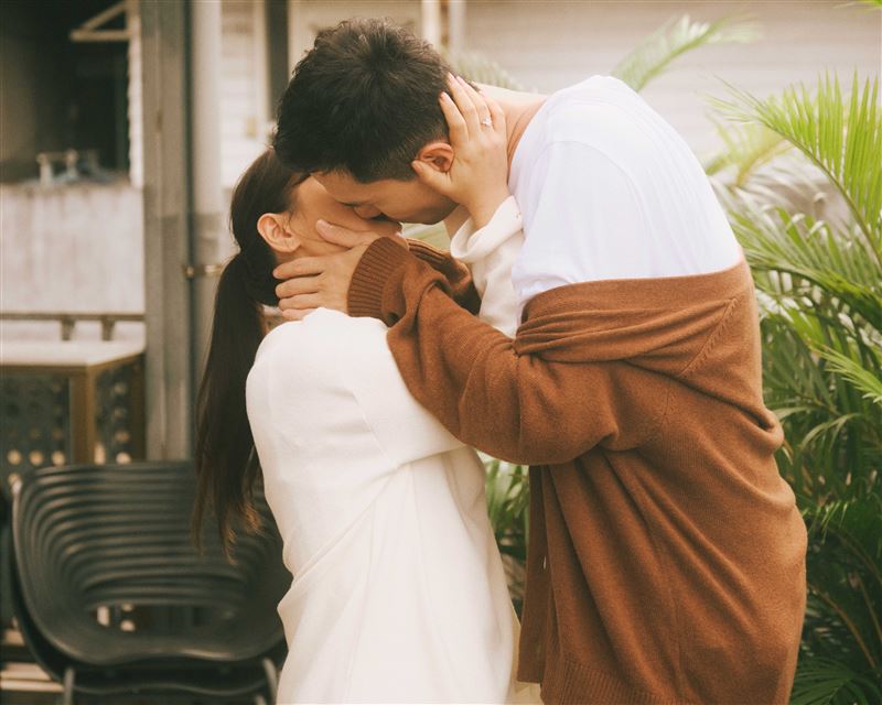 丁噹與丁春誠有不少精采對手戲。（圖／相信音樂提供）