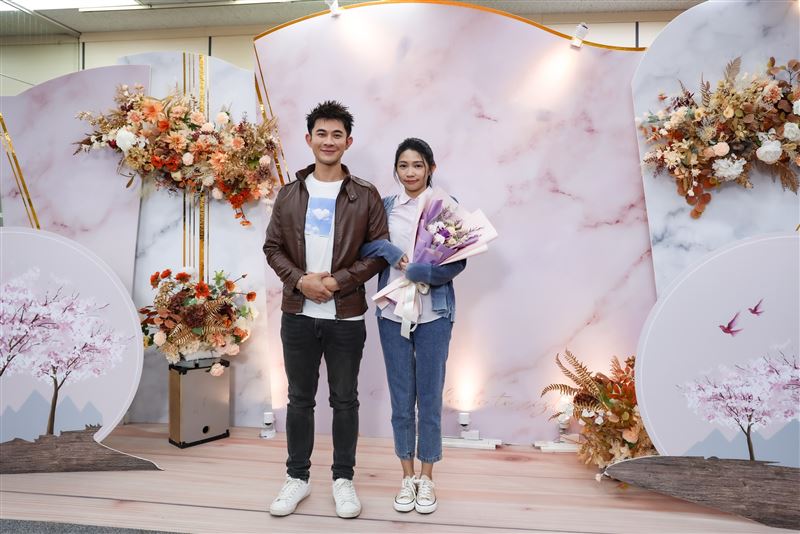 曾智希分享拍攝登記結婚戲時心境複雜，角色猶豫又掙扎，畫面既心酸又真實。（圖／民視提供）