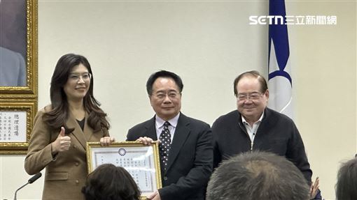 鄭麗文頒獎！蔡正元：一輩子諾貝爾和平獎