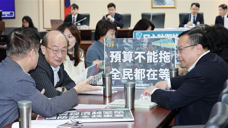 再擋國防預算？律師批藍白邏輯、法盲亂搞