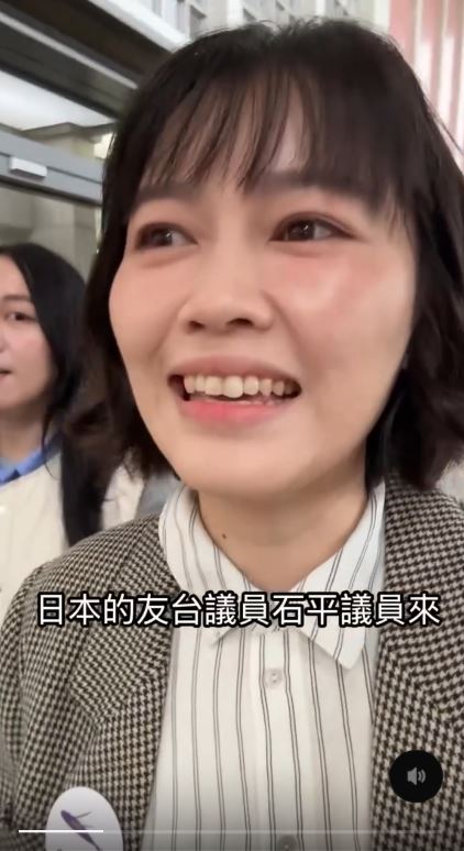 吳欣岱嗆新黨「不能投票的中國敗類」。（圖／翻攝自Threads @hsin_tai）