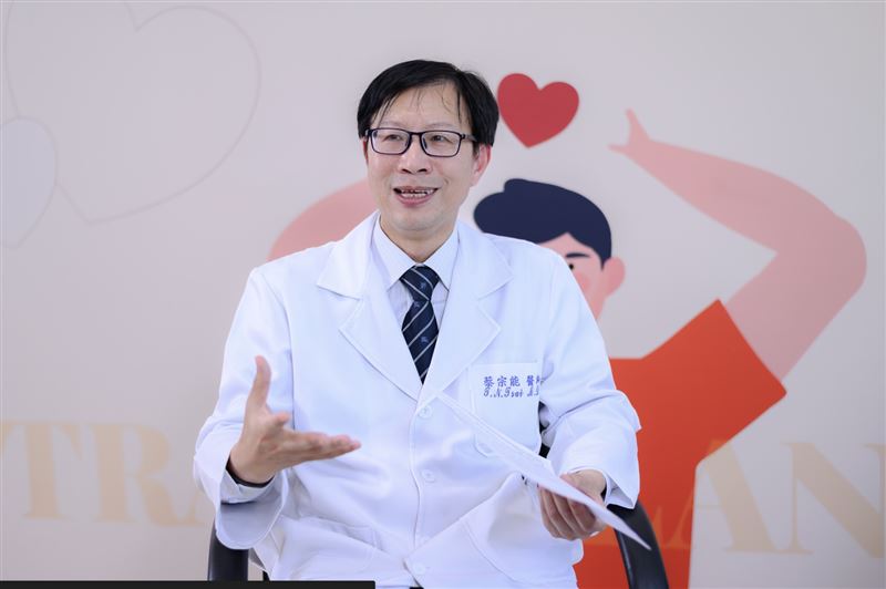 三總心臟內科主任蔡宗能指出，低溫會導致血管收縮、血液濃稠度上升，進而增加心血管疾病發生風險。（圖／三總提供）