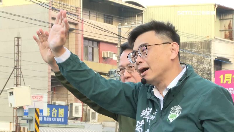 賴瑞隆街頭拜票求支持