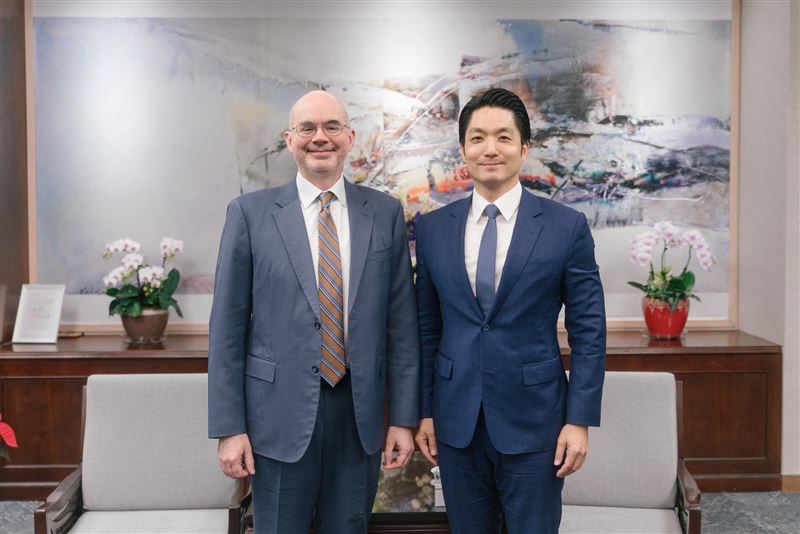 對美軍購卡關之際，谷立言與蔣萬安進行會面。（圖／翻攝自美國在台協會 AIT）