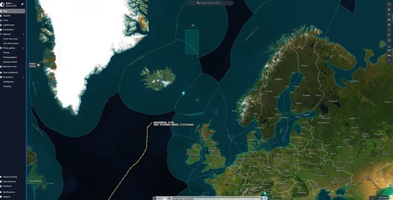 美軍圍堵委國油輪，「貝拉1號」躲避美軍登船查緝，雙方在公海追逐。（圖／翻攝自X平台 @visegrad24）