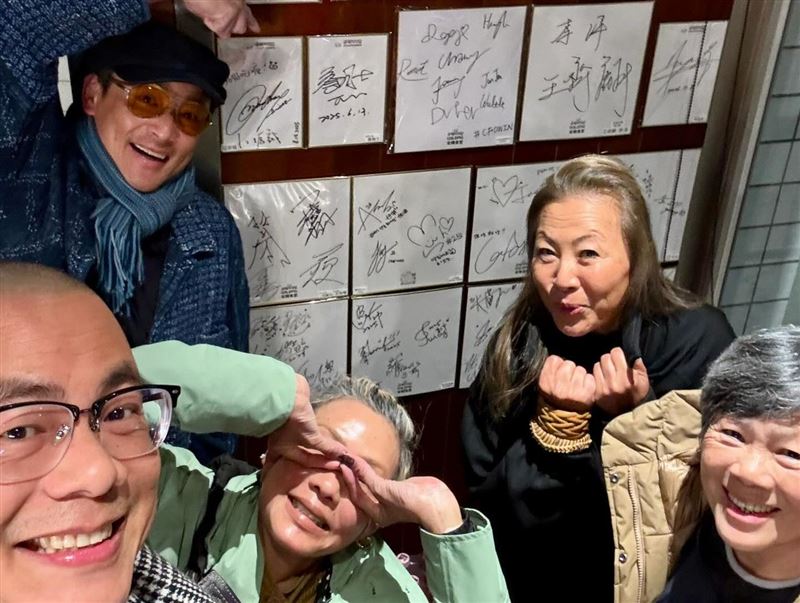 國際知名主廚江振誠留下親筆簽名。（圖／翻攝自江宏恩threads）