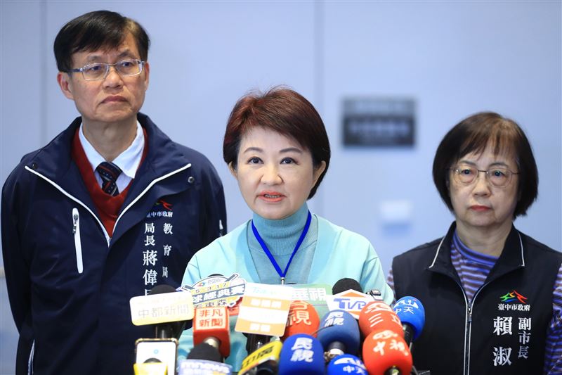 台中市長盧秀燕今宣布，台中市國中小學營養午餐，自115年度起全面免費。(圖／台中市政府提供)