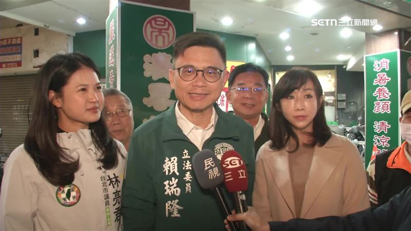 台北市議員林亮君（左）、許淑華（右）都特地南下助陣