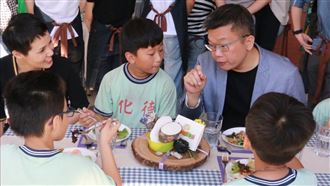 盧秀燕：營養午餐免費　蔡其昌期待這些事