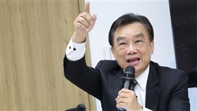 憲訴法修法被宣告違憲　林國成回應憲法法庭19日做出114年憲判字第1號判決，宣告立院修憲訴法違憲、即起失效。台灣民眾黨下午召開記者會回應，與會立委林國成（圖）等人認為該判決是「違法的違憲判決」。中央社記者翁睿坤攝　114年12月19日