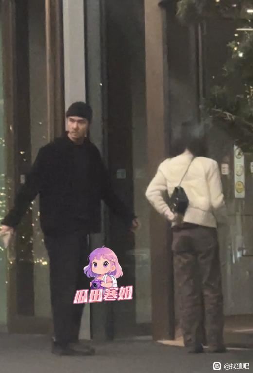 阮經天被中國狗仔拍到他和小20歲女友一起回飯店。（圖／翻攝自瓜田寒姐百度）