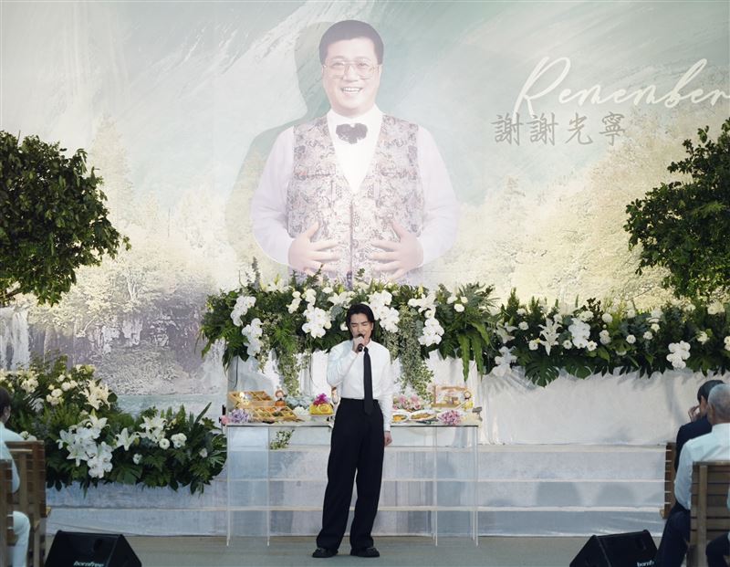 蕭敬騰獻唱林光寧生前最愛歌曲〈Green Green Grass of Home〉。（圖／記者趙于瑩攝影）