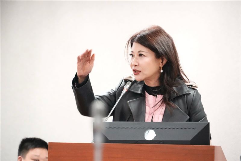 針對中共發布「懲獨名單」，林楚茵質詢指出，法務部必須強化對司法人員的防護，避免中共長臂管轄造成寒蟬效應。（圖／林楚茵國會辦公室提供）