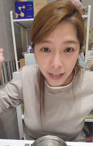 阿弟老婆MEI開直播。（圖／翻攝自Mei 邱馨葦臉書）