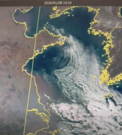 鄭明典指出，有股冷空氣隨北風南下，預計今晚會給台灣帶來一些氣溫上的波動。（圖／翻攝自鄭明典臉書）