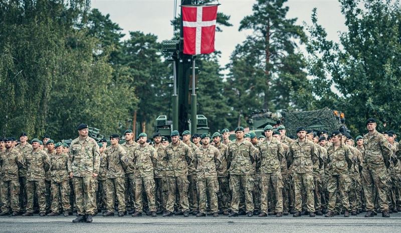 面對美國入侵的威脅,丹麥宣布投入880億克朗重新武裝格陵蘭。(圖/翻攝自X平台 @RealKON_)