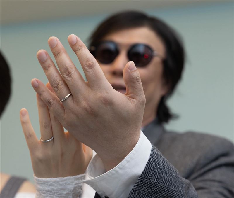 蕭煌奇曬出婚戒宣布婚訊。（圖／翻攝自蕭煌奇臉書）