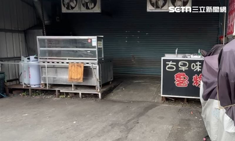 被害者魯粿仔拉下鐵門沒營業,二代還躺在醫院。(圖/翻攝畫面)