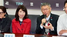 柯文哲陪同陳昭姿拜會朝野黨團，力推《人工生殖法》修法。（資料圖／民眾黨團提供） 