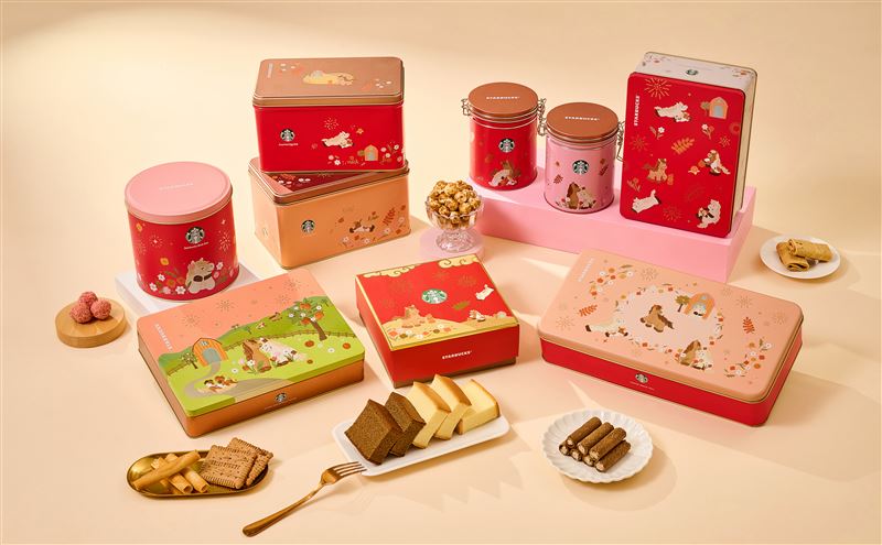 星巴克多款經典禮盒換上童趣可愛的小馬限定包裝，迎接新年到來。（圖／品牌業者提供）