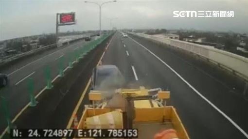 新／男開國5「啟動自動駕駛」猛撞緩撞車