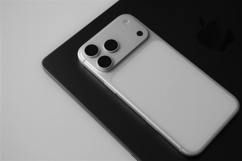 傑昇通信iPhone 17 Pro Max現折近三千。（圖／品牌業者提供）