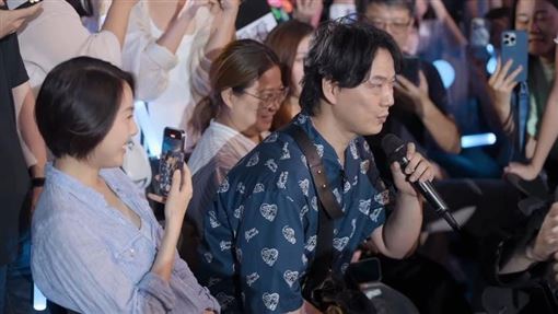 蕭煌奇老婆正臉曝光！去年同框五月天阿信