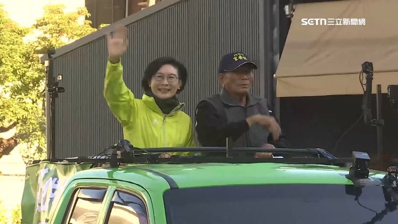 林岱樺（左）也力拚選戰掃街