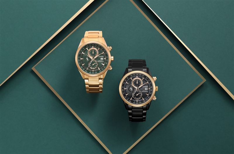 光動全球電波時計錶AT8263-87X及AT8268-83E以玫瑰金色調，打造經典商務穿搭風格。（圖／品牌業者提供）