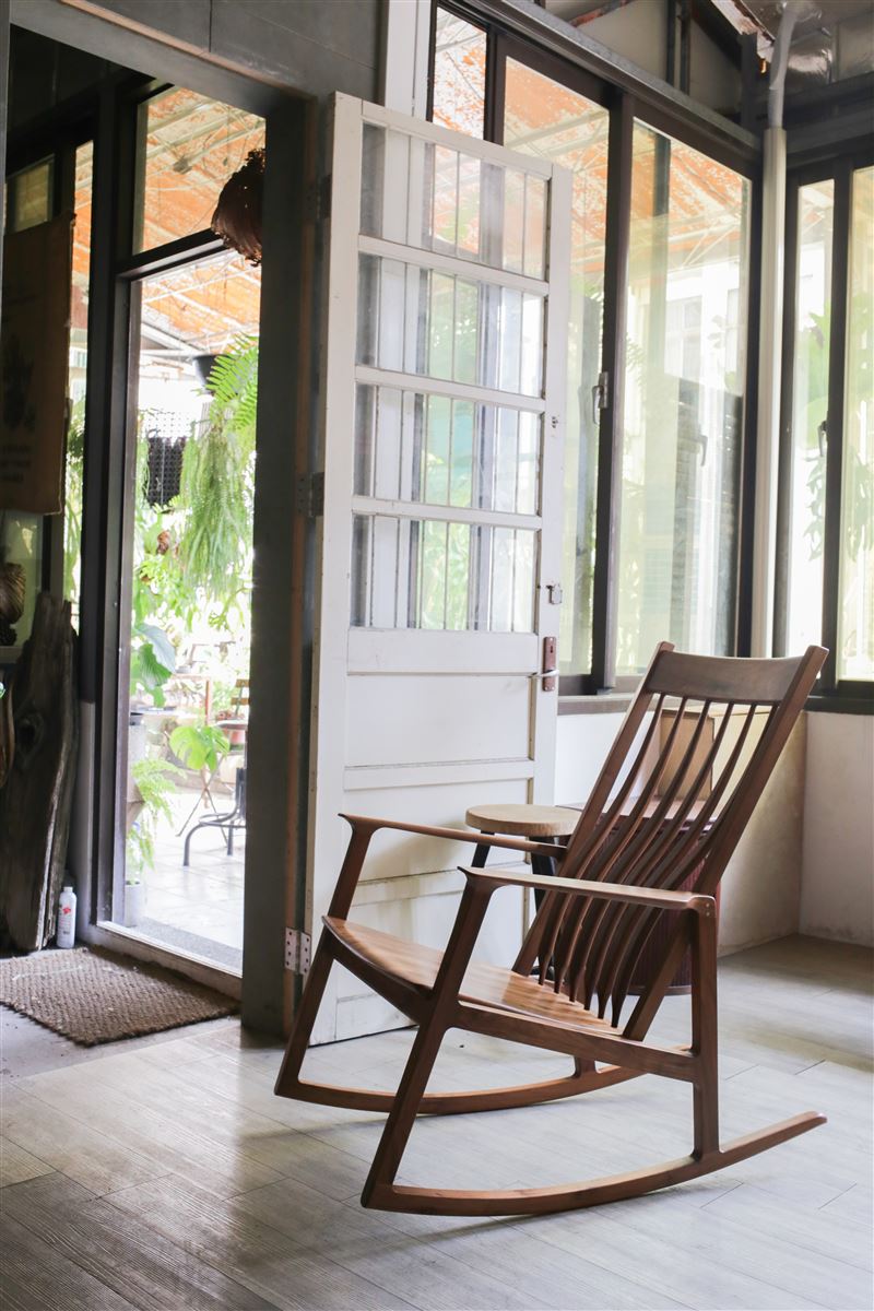 HOLA好物計畫，引進米其林餐廳指定使用的台南手作家具品牌Føre Furniture。（圖／品牌業者提供）