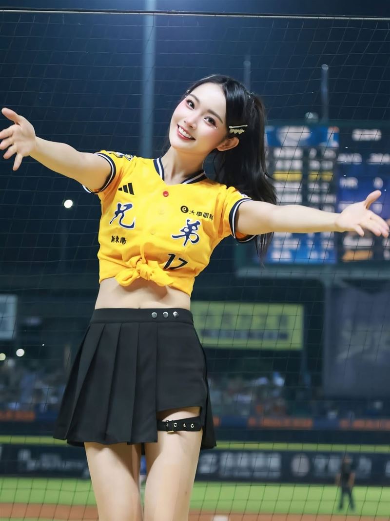 中信兄弟啦啦隊女孩怡琪遇上詭異小黃司機。（圖／翻攝自IG @ichi.527）