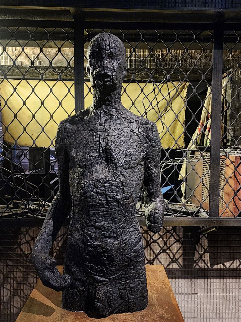 2026全台灣人都要看的展《自由花蕊》。圖為代表鄭南榕自焚捍衛言論自由的塑像。（圖／記者鍾志鵬攝影）