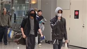 人氣男團CORTIS步出桃機成員抵達。