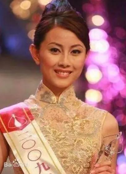袁嘉敏在2009年香港小姐競選獲得「最上鏡小姐」。（圖／翻攝自百度百科）